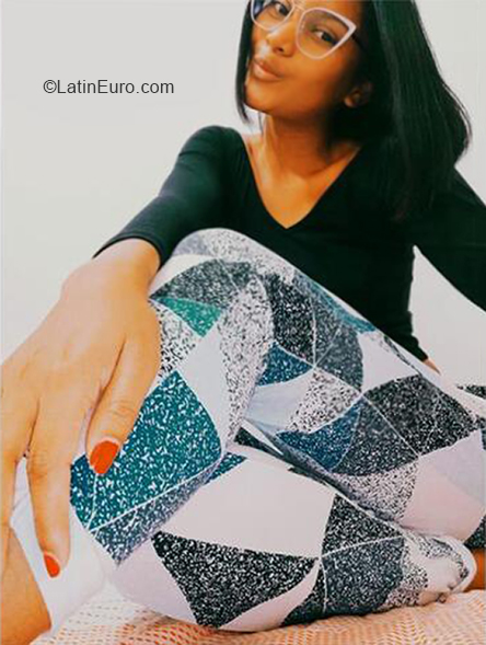 Date this happy Colombia girl Yorlyany from Barranquilla CO30419