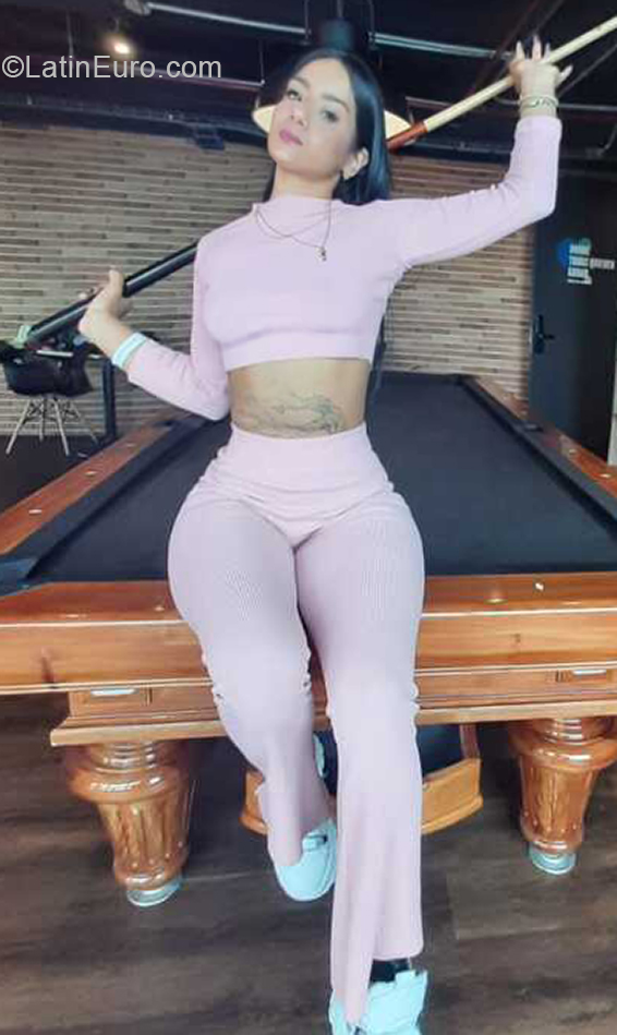 Date this attractive Colombia girl Albanys from Bogota CO31722