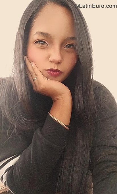 Date this athletic Colombia girl Vanessa from Bogota CO30388