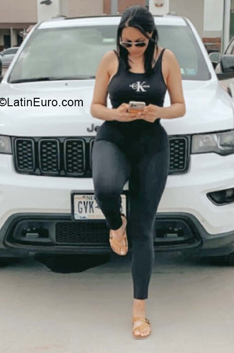 Date this sultry United States girl Joseline from Boston US21331