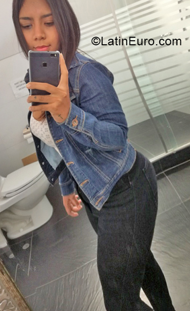 Date this nice looking Paraguay girl Maria from Caaguazu PY57