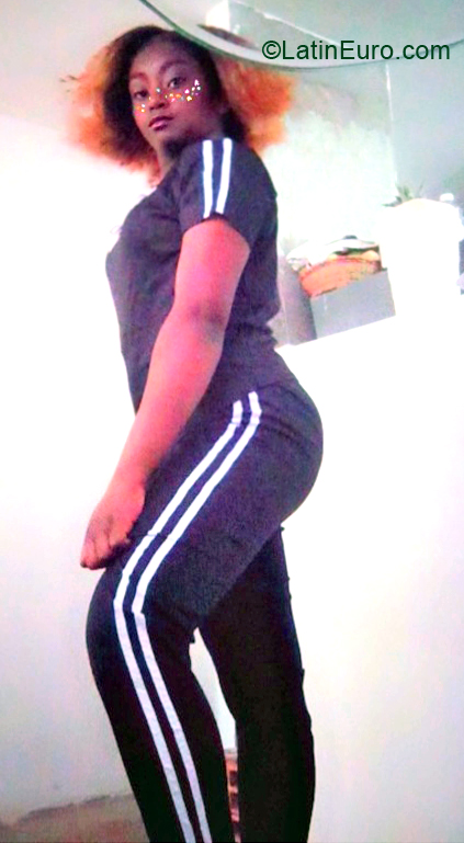 Date this gorgeous Colombia girl Camila from Bogota CO30451