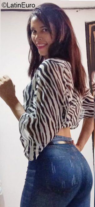 Date this exotic Colombia girl Ingris from Barranquilla CO30492