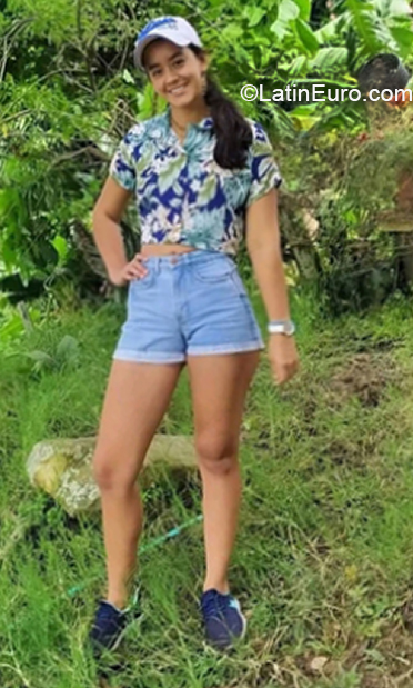 Date this good-looking Colombia girl SOL from Bogota CO30539