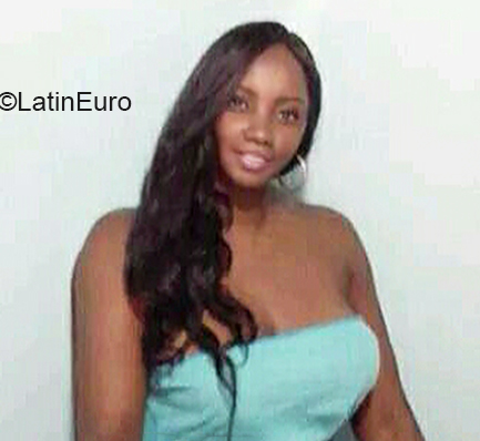 Date this happy Colombia girl Fay from Cali CO30577