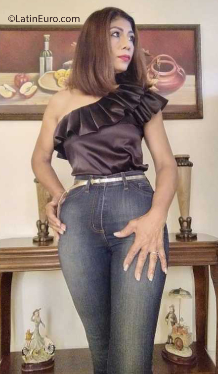 Date this foxy Dominican Republic girl Ramona from Santo Domingo DO40023