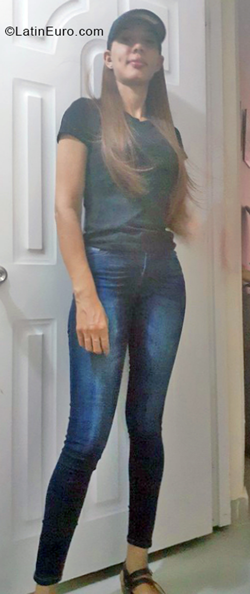 Date this young Dominican Republic girl Yanira from Santo Domingo DO40049