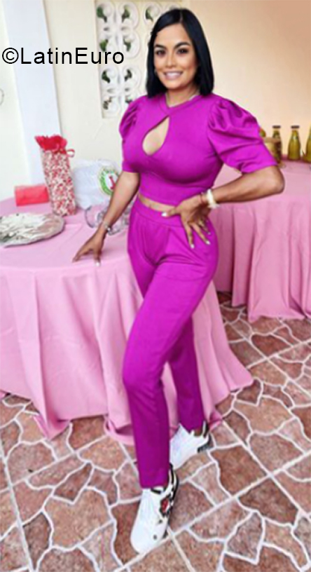 Date this sensual Dominican Republic girl Yanny from Puerto Plata DO40051