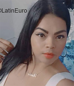 Date this foxy Venezuela girl Ivett from Caracas VE4011