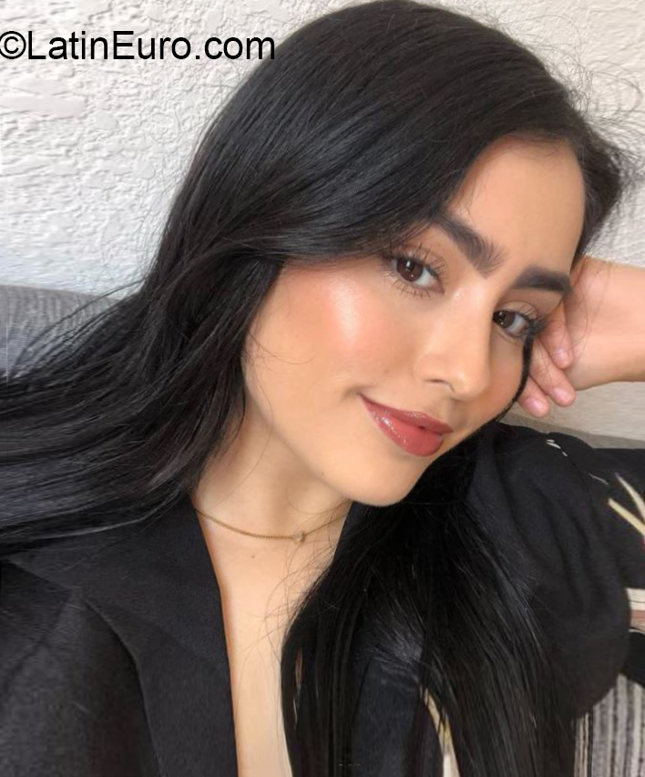 Date this sensual Mexico girl Karen from Tijuana MX2462