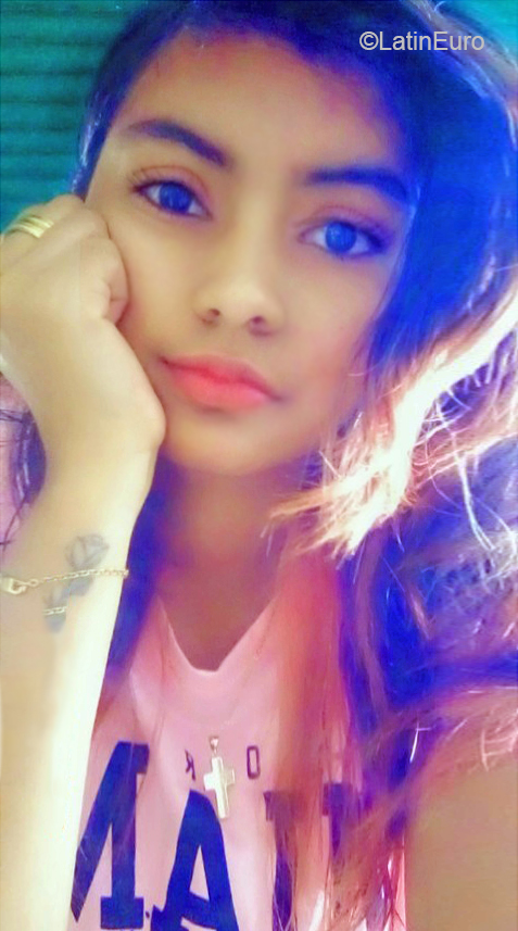 Date this exotic Venezuela girl Alejandra from Valencia VE4025