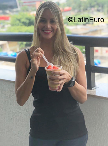 Date this exotic Brazil girl Alyne from Brasilia BR11432