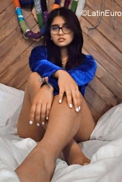 Date this charming Peru girl Valeria from Lima PE1920