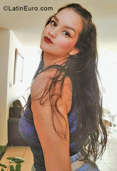 Date this good-looking Venezuela girl Nelsimar from Caracas VE4053