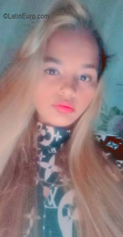 Date this voluptuous Venezuela girl Carolina from Acarigua VE4063