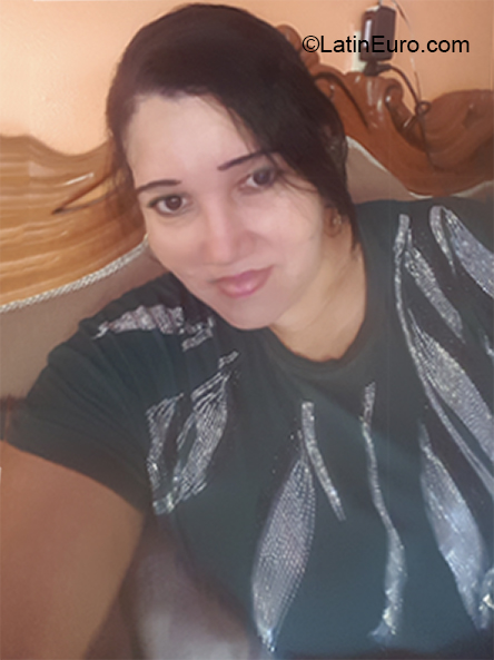 Date this cute Dominican Republic girl Doraliza from Cotui DO40224