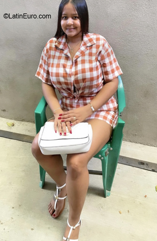 Date this sultry United States girl Lisbet from New York US21462