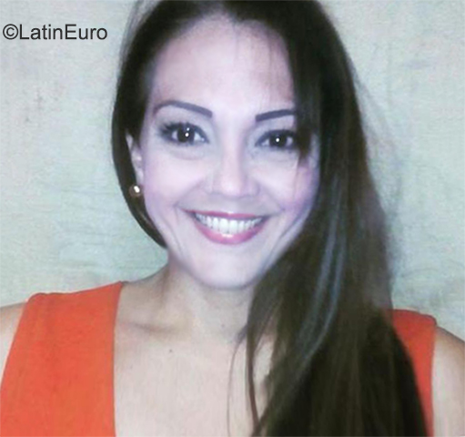 Date this exotic Venezuela girl Rina from Maracaibo VE4102