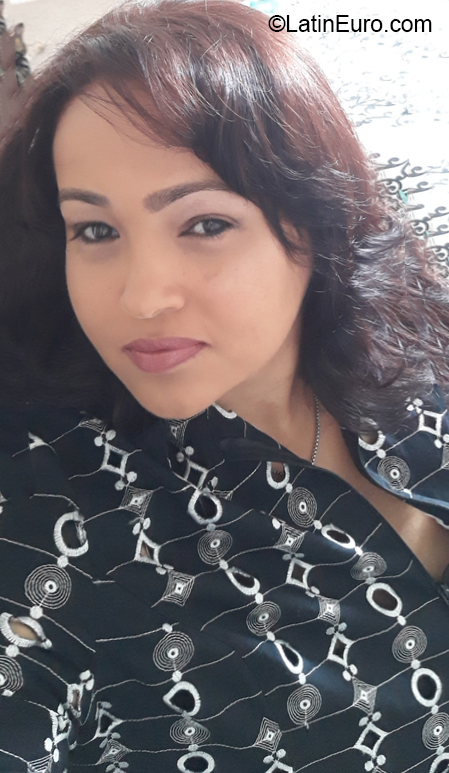 Date this charming Brazil girl Marisol from Olinda BR11530