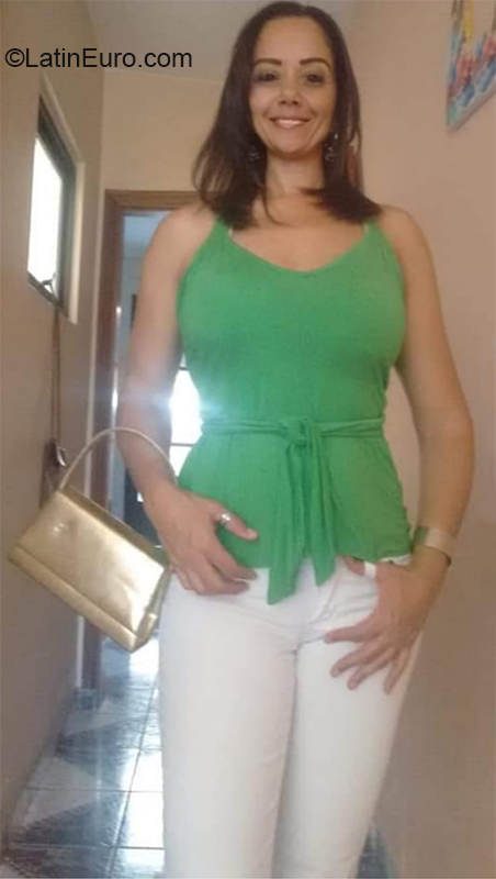 Date this gorgeous Brazil girl Nadia from Sao Paulo BR11531