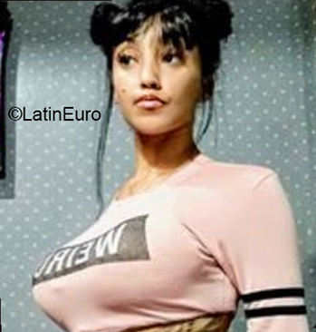 Date this cute United States girl Leiza from New York US21524