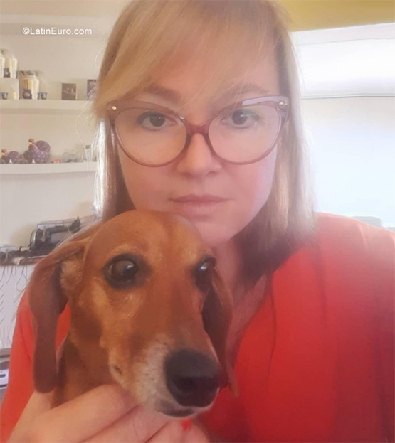 Date this happy Brazil girl Lenia from Porto Alegre BR11542