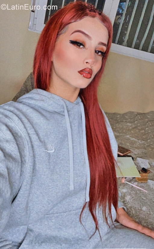 Date this voluptuous Spain girl Macarena from Madrid ES669