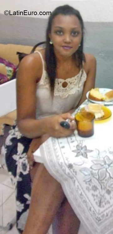 Date this delightful Brazil girl Raissa from Rio De Janeiro BR11570
