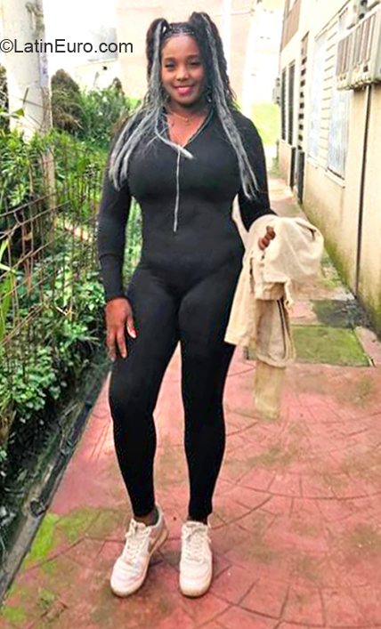 Date this charming Ecuador girl Diana from Esmeraldas EC878