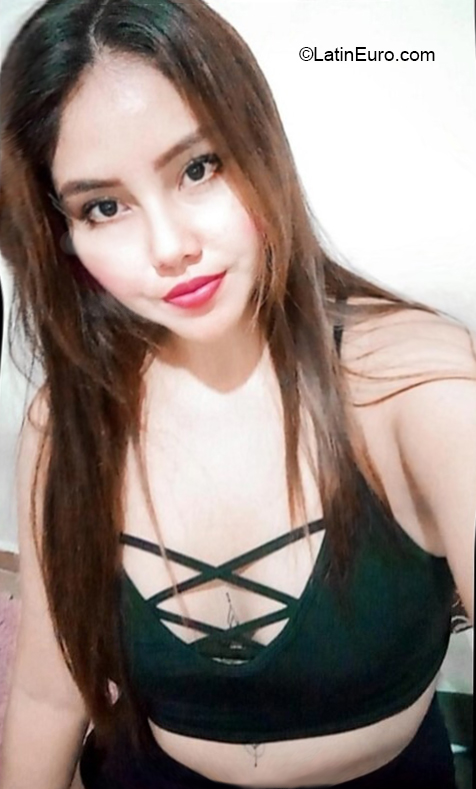 Date this cute Bolivia girl Kattaleya from Santa Cruz BO133