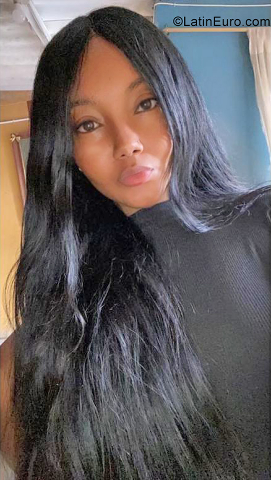 Date this athletic Colombia girl Viviana from Medellin CO31184