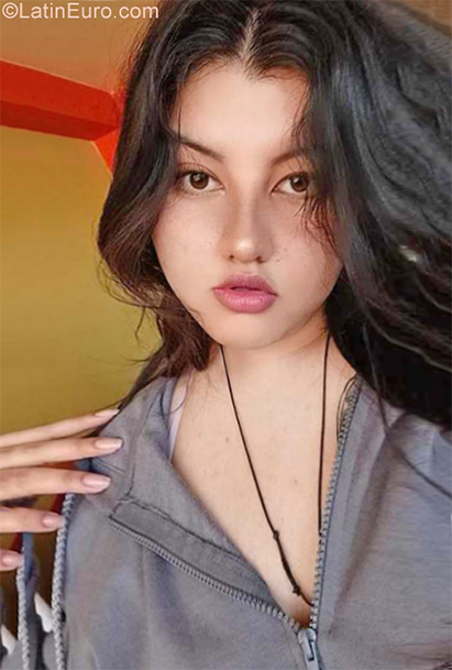 Date this exotic Peru girl Paola from Cusco PE1969