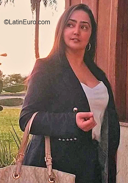 Date this hard body Brazil girl Cristine from Belo Horizonte BR11613