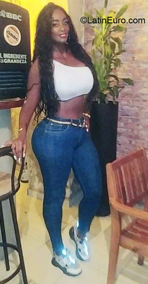 Date this sensual Colombia girl Nidia from Cali CO31255