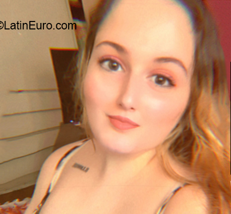 Date this nice looking Uruguay girl Valentina from Montevideo UY87