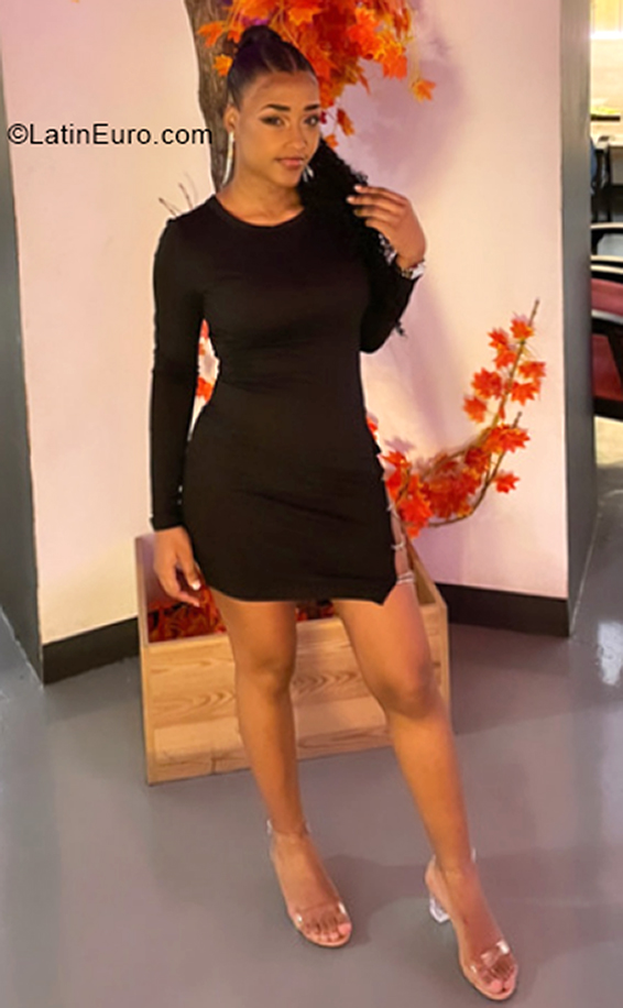 Date this exotic Spain girl Maria from Barcelona ES684