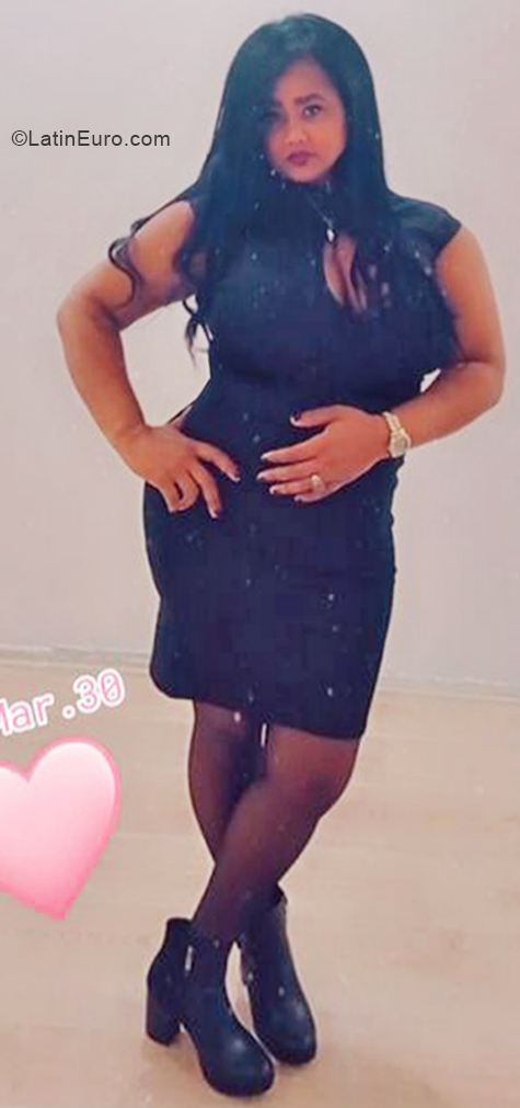 Date this tall Dominican Republic girl Mariela from San Cristobal DO40576