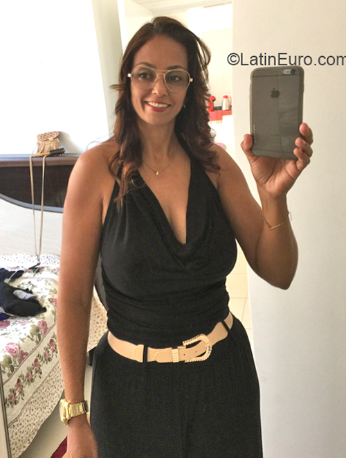 Date this voluptuous United States girl Marcileide from Dallas US21608