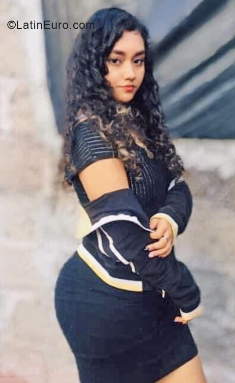 Date this sensual Mexico girl ARI from Toluca MX2590