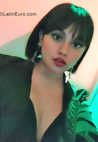 Date this happy United States girl Yesica from Santa Ana US21645