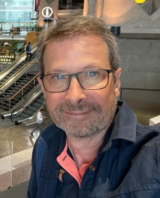 Date this pretty Canada man Gilles from Montreal CA869