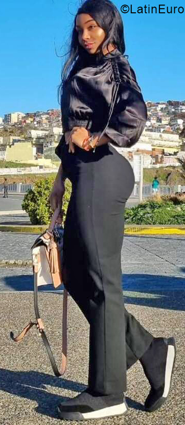 Date this hard body Colombia girl Anny from Santiago De Chile CO31446