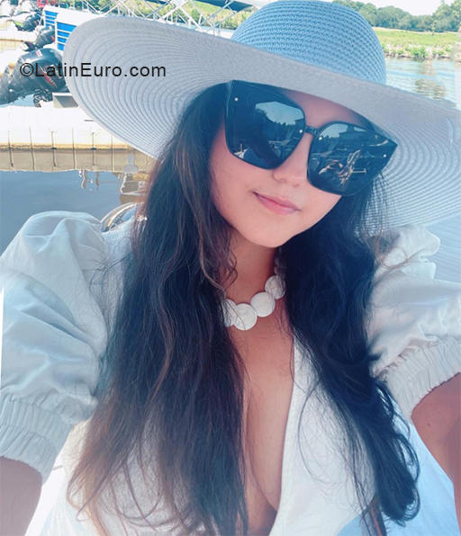 Date this cute United States girl Carolina from Myrtle Beach US21662