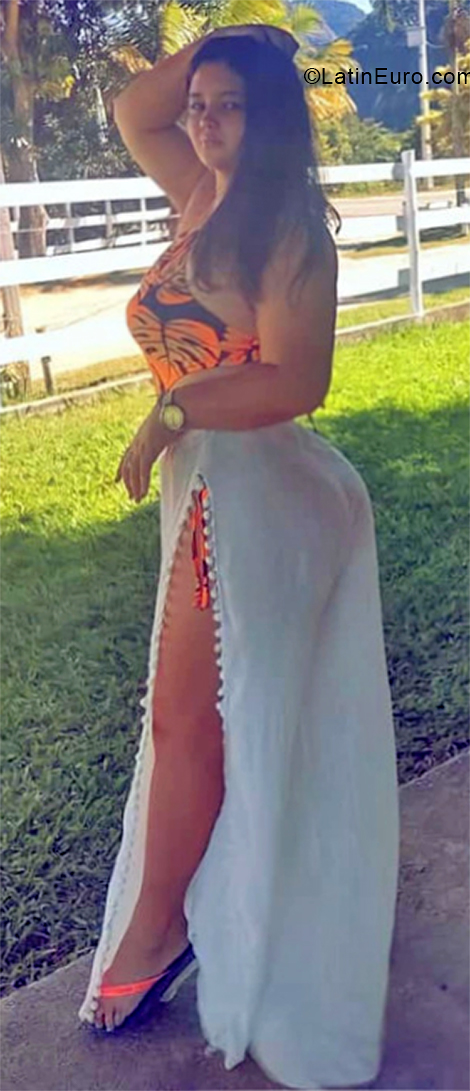 Date this nice looking Brazil girl CAMILA from Rio de janeiro BR11724