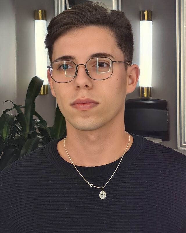 Date this charming Brazil man Gustav from Florianópolis BR11732