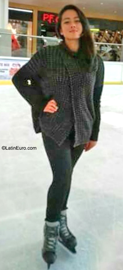 Date this happy Mexico girl Margarita Lizeth from Ciudad de México MX2582