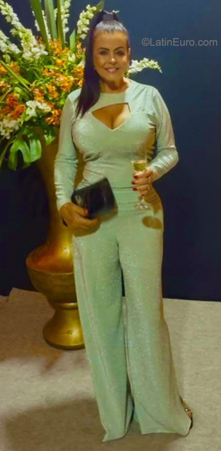 Date this good-looking Brazil girl Lenimara from Brasília BR11741