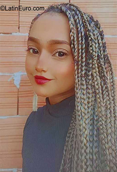 Date this sultry Brazil girl Nely from Curitiba BR11757