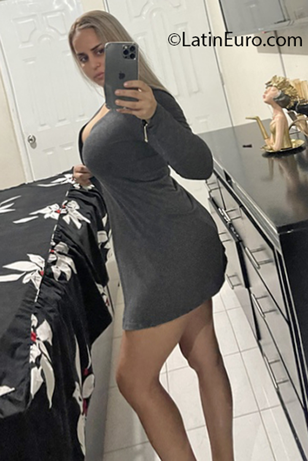 Date this pretty Dominican Republic girl Jenny from Santiago DO40708