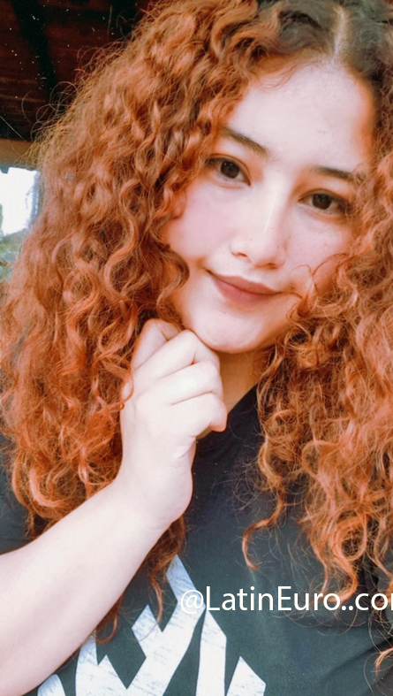 Date this nice looking Colombia girl Daniela from Palmira CO32202